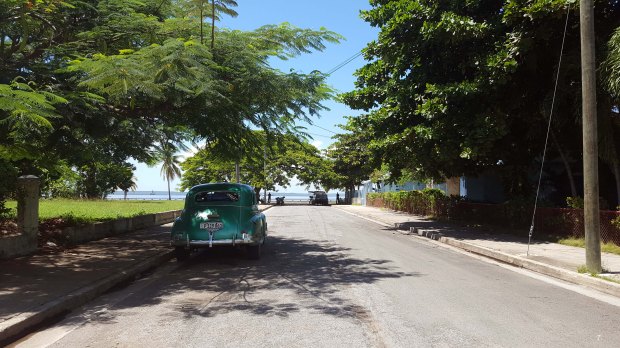 old-car-cienfuegos-cuba-express
