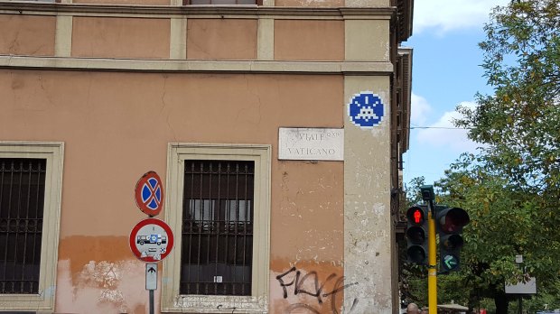 space-invaders-vatican